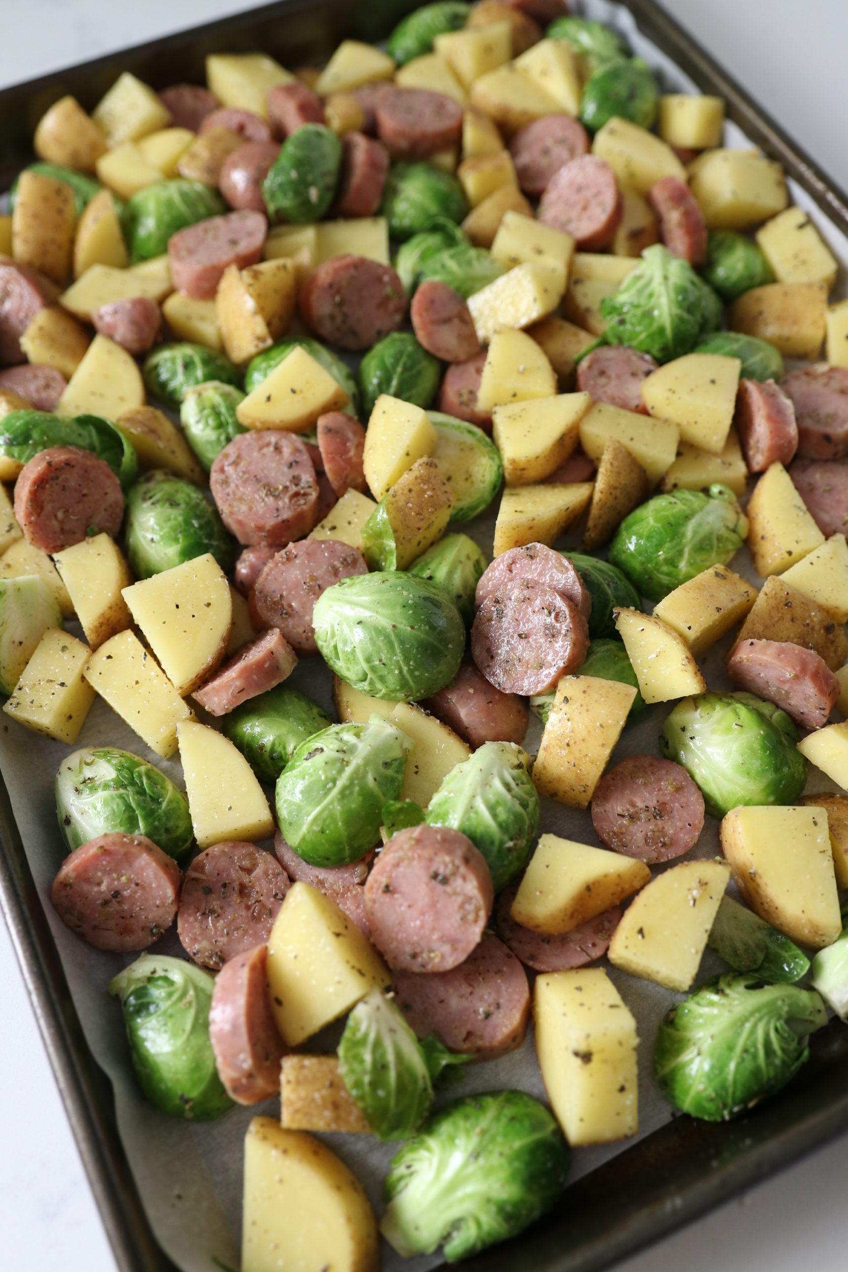 sausage, potatoes and brussels sprouts sheet pan meal